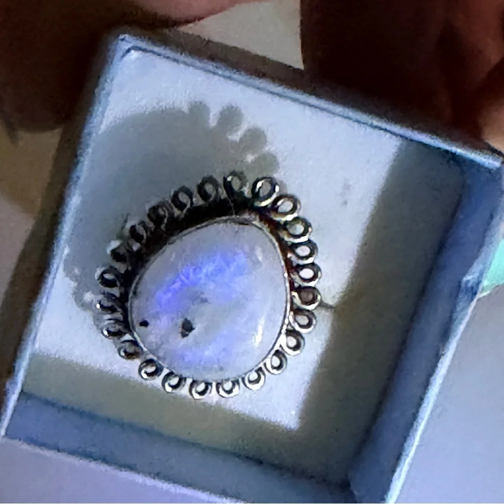 New 925 Sterling Silver Blue Flash Moonstone Uncommon Artisan Uncommon Ring